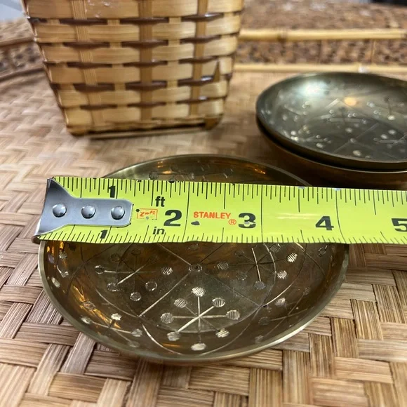 Set of 4 Vintage MCM Sarna Brass Trinket Bowls - Picture 6 of 7